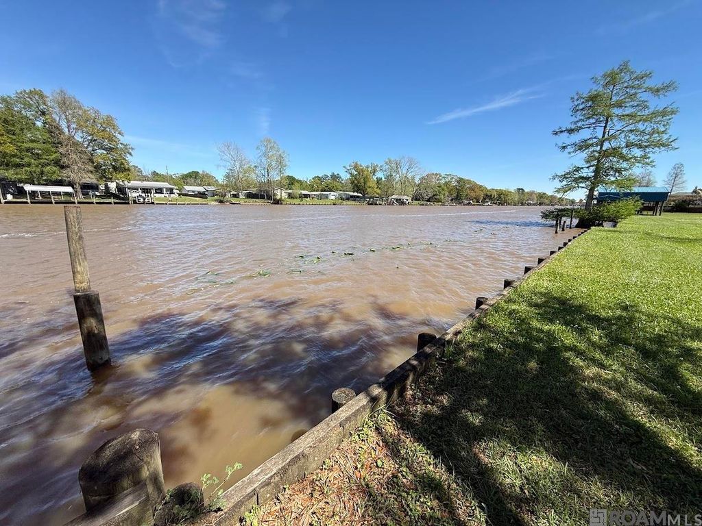 13224 Bayou Terrace Dr, St Amant, LA 70774