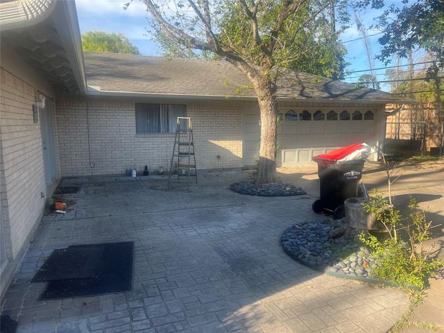 2603 Briarpark Drive, Houston, TX 77042