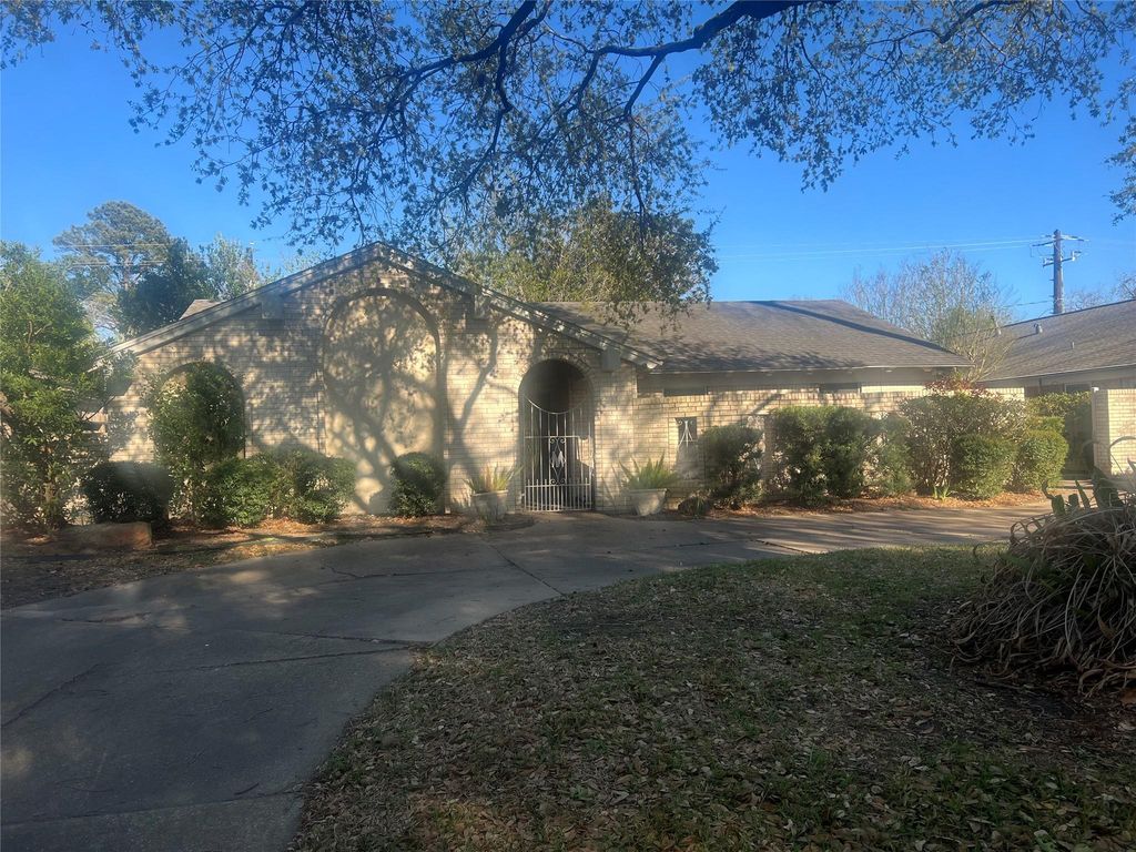 2603 Briarpark Drive, Houston, TX 77042