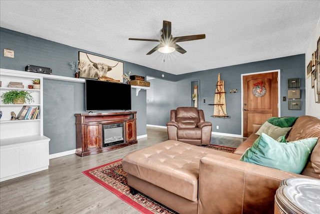1411 S Divisadero Street 1, Visalia, CA 93277