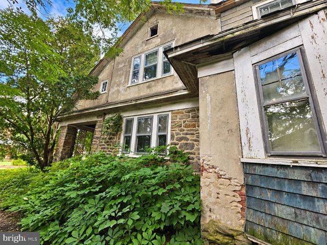 533 HERMIT ST, Philadelphia, PA 19128