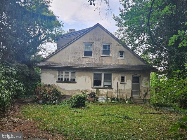 533 HERMIT ST, Philadelphia, PA 19128