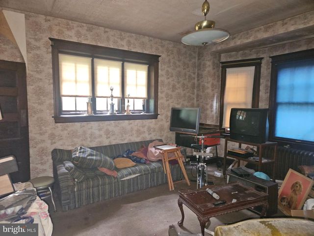 533 HERMIT ST, Philadelphia, PA 19128