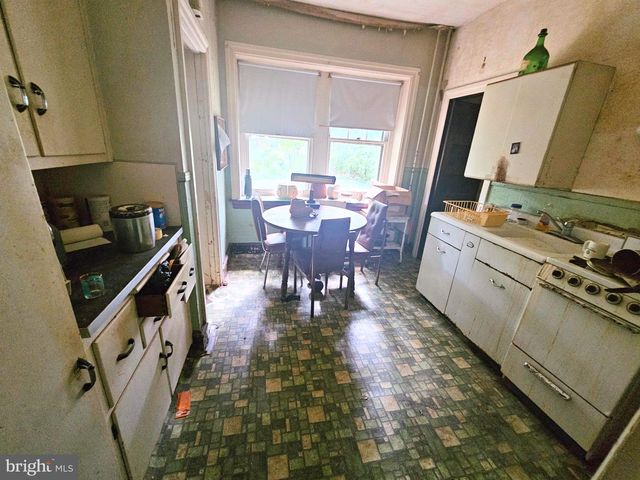 533 HERMIT ST, Philadelphia, PA 19128