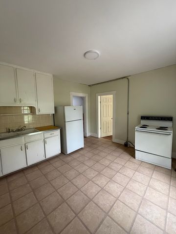 50 School Street, Claremont, NH 03473