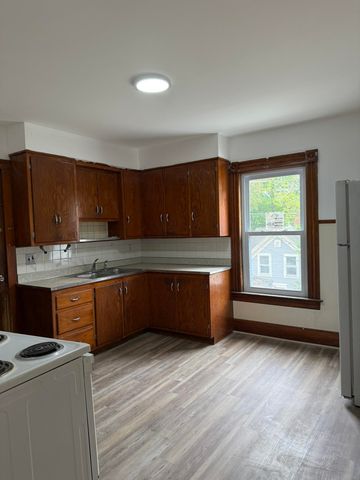 50 School Street, Claremont, NH 03473