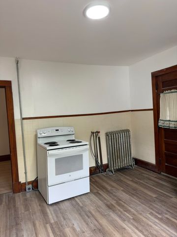 50 School Street, Claremont, NH 03473