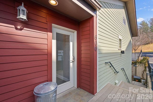 600 N Skyloft Drive 202, Asheville, NC 28801