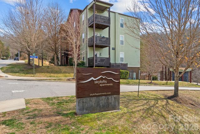 600 N Skyloft Drive 202, Asheville, NC 28801