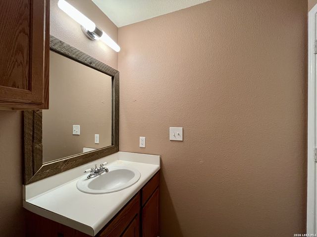 6611 Cougar Village, San Antonio, TX 78242
