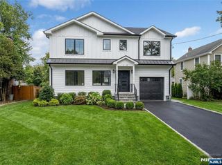 12 Cameron Road, Tenafly, NJ 07670