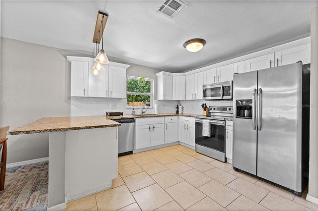 251 DAVISON AVENUE NE, St Petersburg, FL 33703