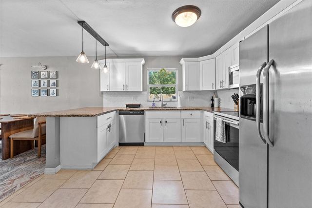 251 DAVISON AVENUE NE, St Petersburg, FL 33703