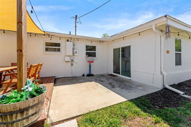 251 DAVISON AVENUE NE, St Petersburg, FL 33703