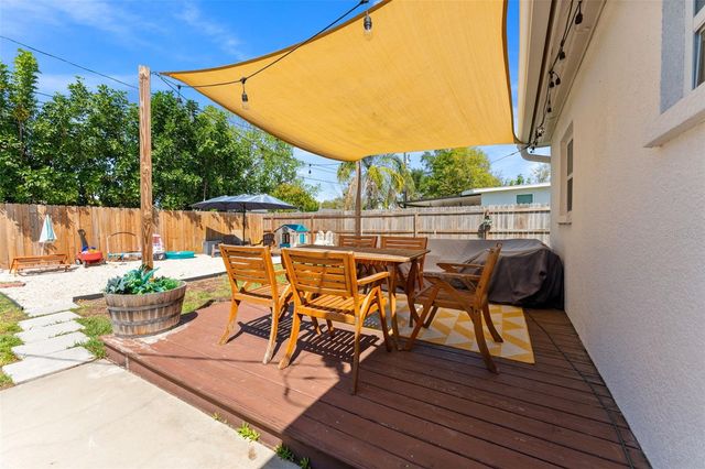 251 DAVISON AVENUE NE, St Petersburg, FL 33703