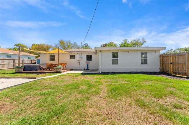 251 DAVISON AVENUE NE, St Petersburg, FL 33703