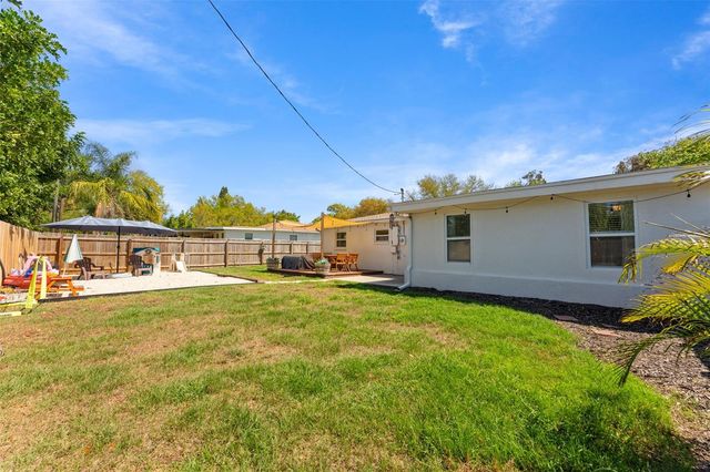 251 DAVISON AVENUE NE, St Petersburg, FL 33703