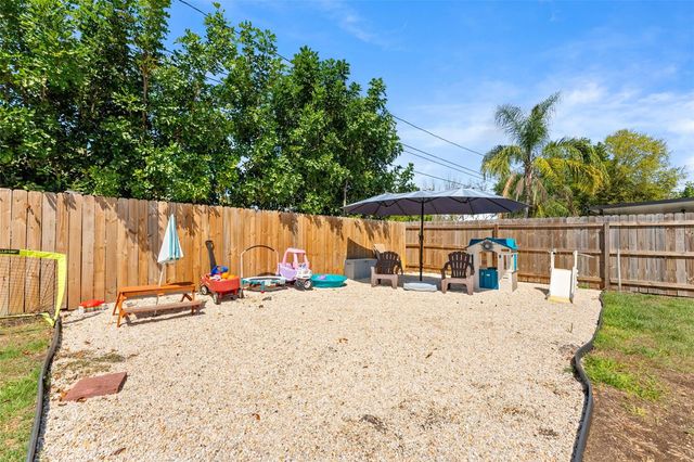 251 DAVISON AVENUE NE, St Petersburg, FL 33703