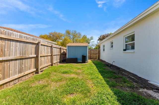 251 DAVISON AVENUE NE, St Petersburg, FL 33703