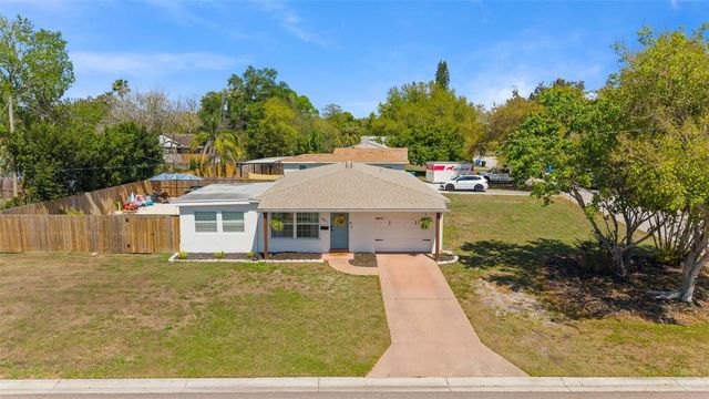 251 DAVISON AVENUE NE, St Petersburg, FL 33703