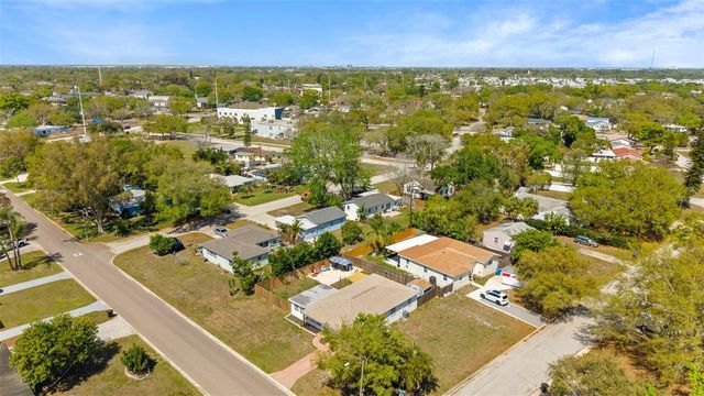 251 DAVISON AVENUE NE, St Petersburg, FL 33703