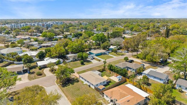 251 DAVISON AVENUE NE, St Petersburg, FL 33703