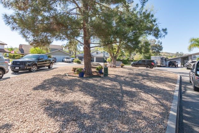 30245 White Wake, Canyon Lake, CA 92587