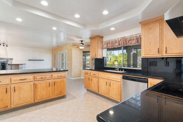 30245 White Wake, Canyon Lake, CA 92587