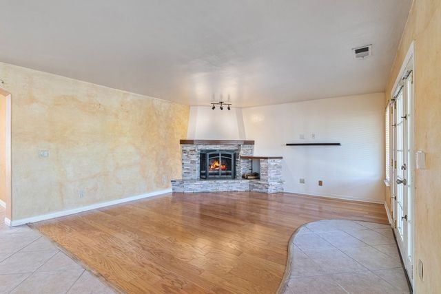 30245 White Wake, Canyon Lake, CA 92587