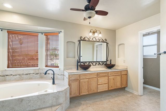 30245 White Wake, Canyon Lake, CA 92587