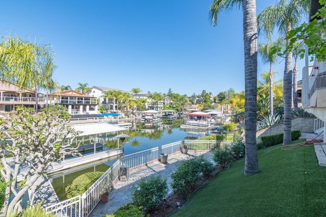 30245 White Wake, Canyon Lake, CA 92587