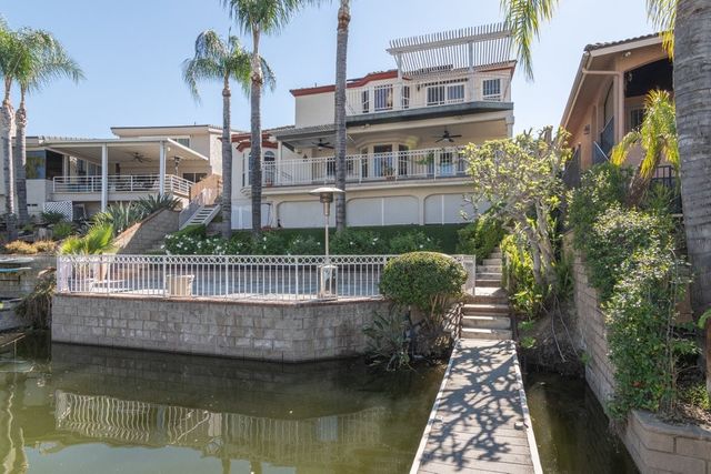 30245 White Wake, Canyon Lake, CA 92587