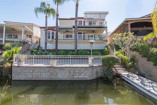 30245 White Wake, Canyon Lake, CA 92587