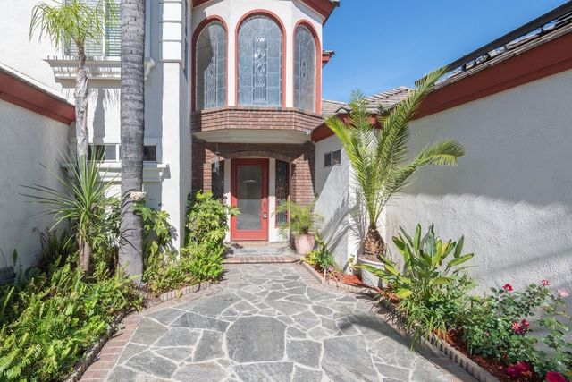 30245 White Wake, Canyon Lake, CA 92587