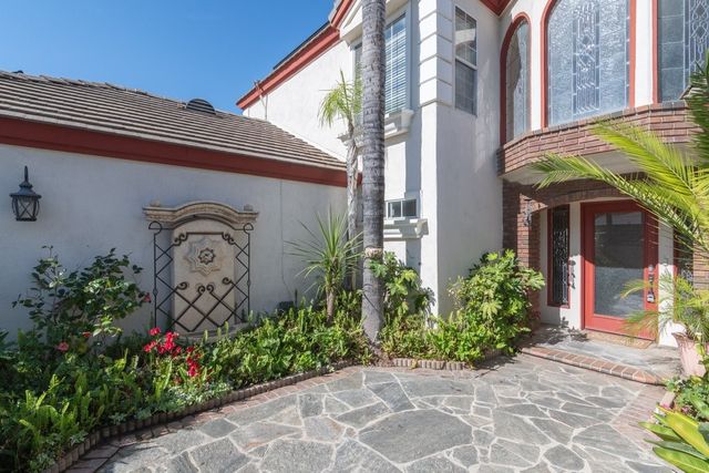 30245 White Wake, Canyon Lake, CA 92587