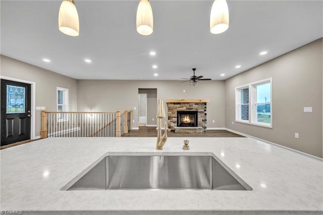 130 Oak Pointe Lane, Wilkesboro, NC 28697