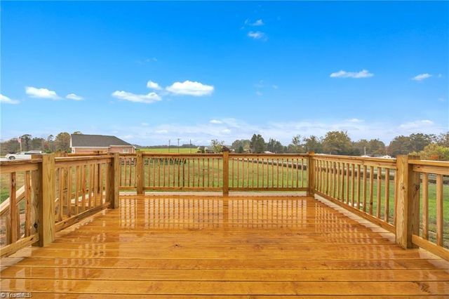 130 Oak Pointe Lane, Wilkesboro, NC 28697