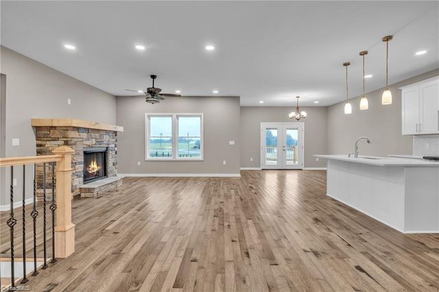 130 Oak Pointe Lane, Wilkesboro, NC 28697