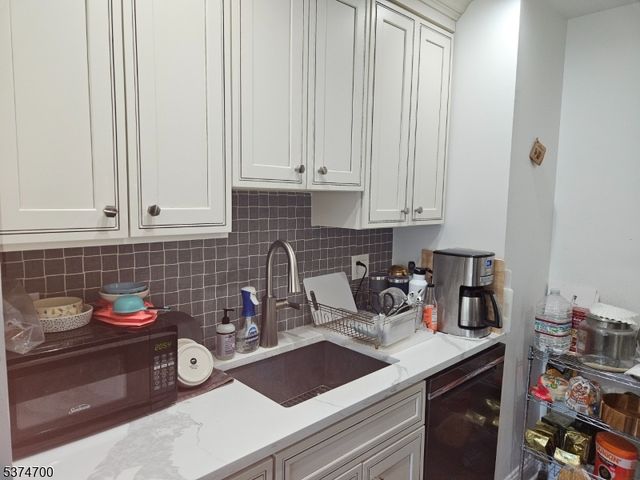 6 RUTGERS DRIVE, Newark City, NJ 07103