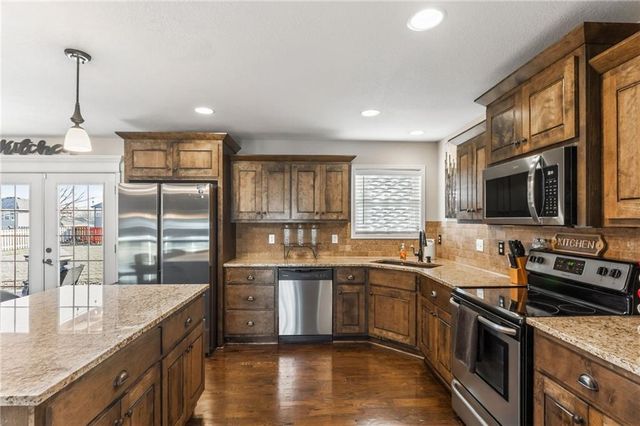 1004 SE Beatty Court, Blue Springs, MO 64014