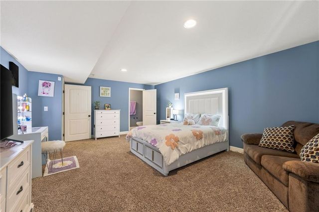 1004 SE Beatty Court, Blue Springs, MO 64014