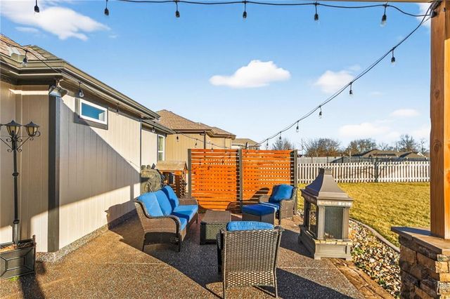 1004 SE Beatty Court, Blue Springs, MO 64014