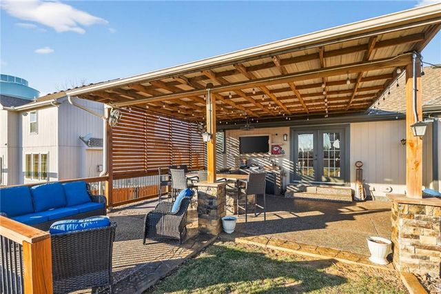 1004 SE Beatty Court, Blue Springs, MO 64014