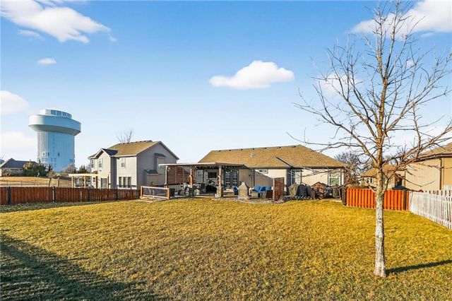 1004 SE Beatty Court, Blue Springs, MO 64014