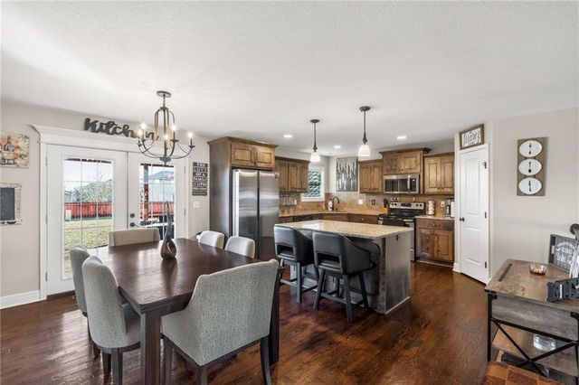 1004 SE Beatty Court, Blue Springs, MO 64014