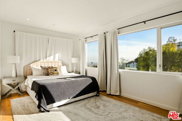 8469 FRANKLIN Avenue, West Hollywood, CA 90069
