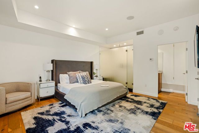 8469 FRANKLIN Avenue, West Hollywood, CA 90069