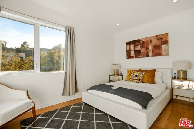 8469 FRANKLIN Avenue, West Hollywood, CA 90069