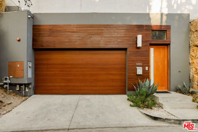 8469 FRANKLIN Avenue, West Hollywood, CA 90069