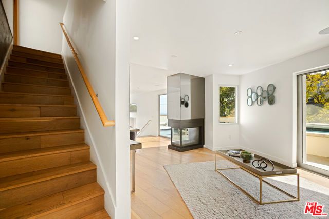 8469 FRANKLIN Avenue, West Hollywood, CA 90069